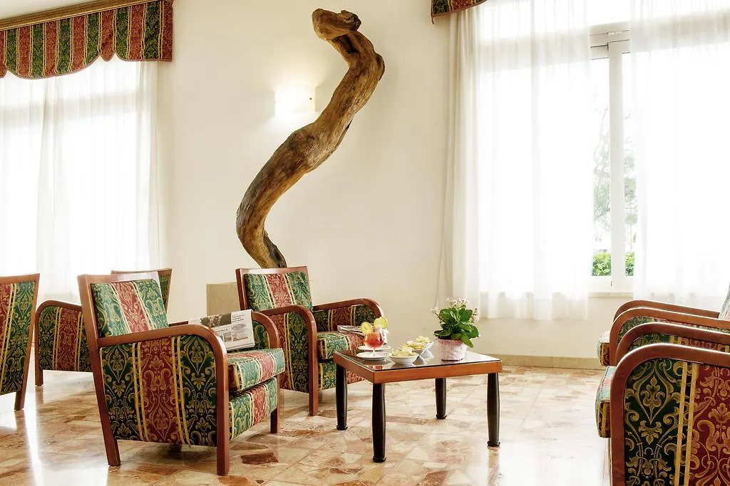 לידו די קאמאיורה Hotel Capri & Residence לידו די קאמאיורה