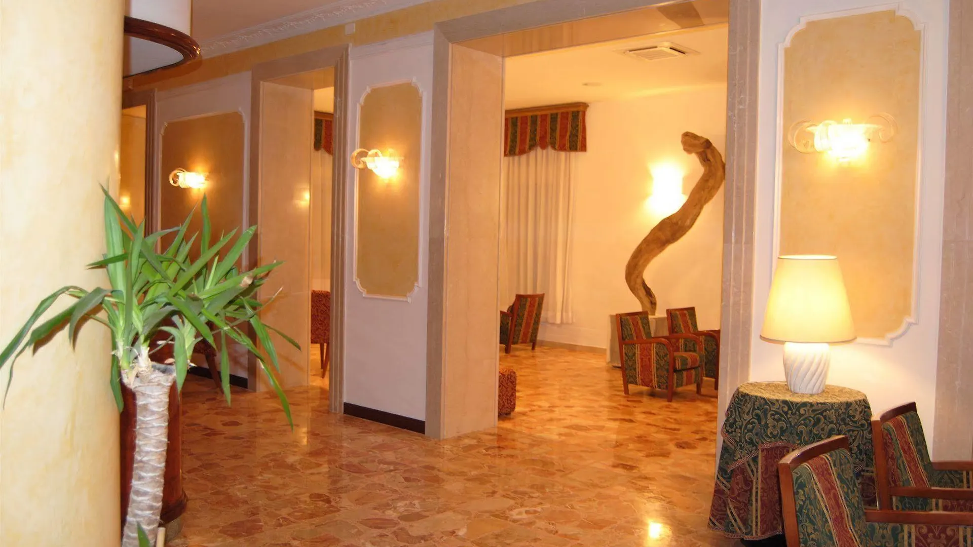 Hotel Capri & Residence Lido di Camaiore Italy